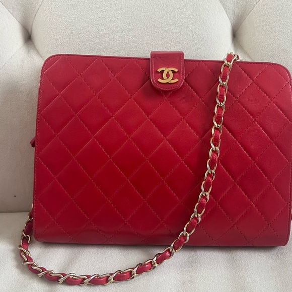 CHANEL Handbags - Chanel Vintage early 80s Timeless Quilted Leather 24K gold plated hardware Bag